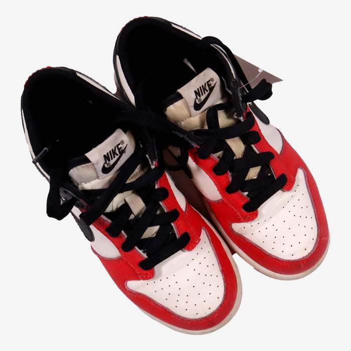 NIKE DUNK P33 baskets noir et rouge