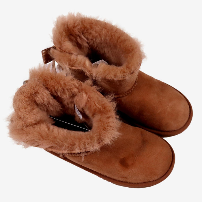 UGG P33.5 Bottes fourées marron noeud