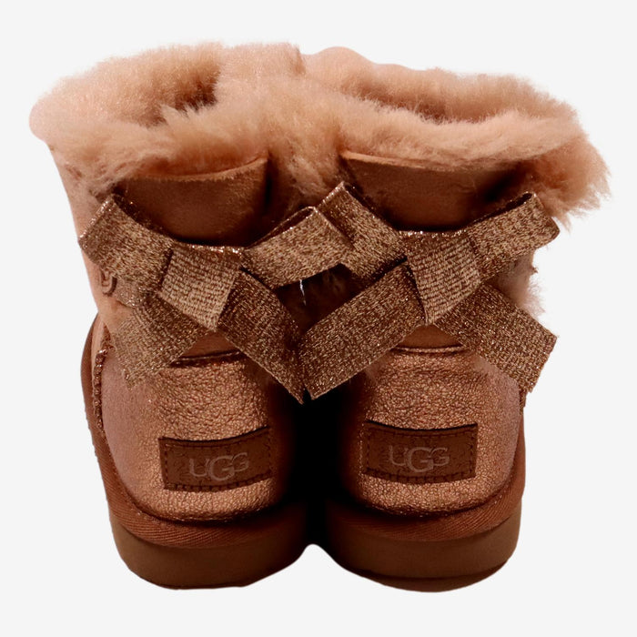 UGG P33.5 Bottes fourées marron noeud