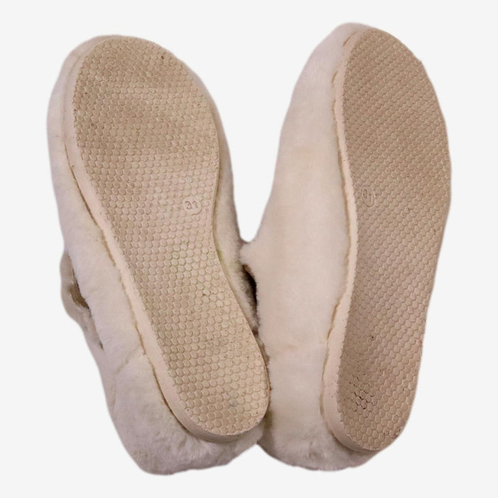 BONTON P 31 chaussons souris fausse fourrure blanc