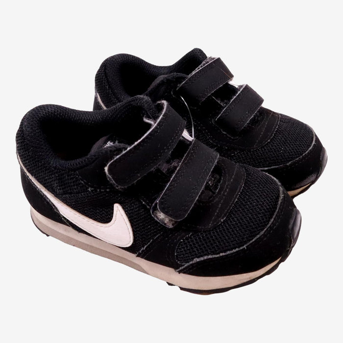 NIKE P23,5 basket noir a scratch