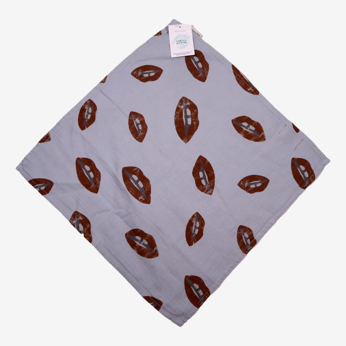 PIUPIUCHICK foulard carre bleu avec motif bouche