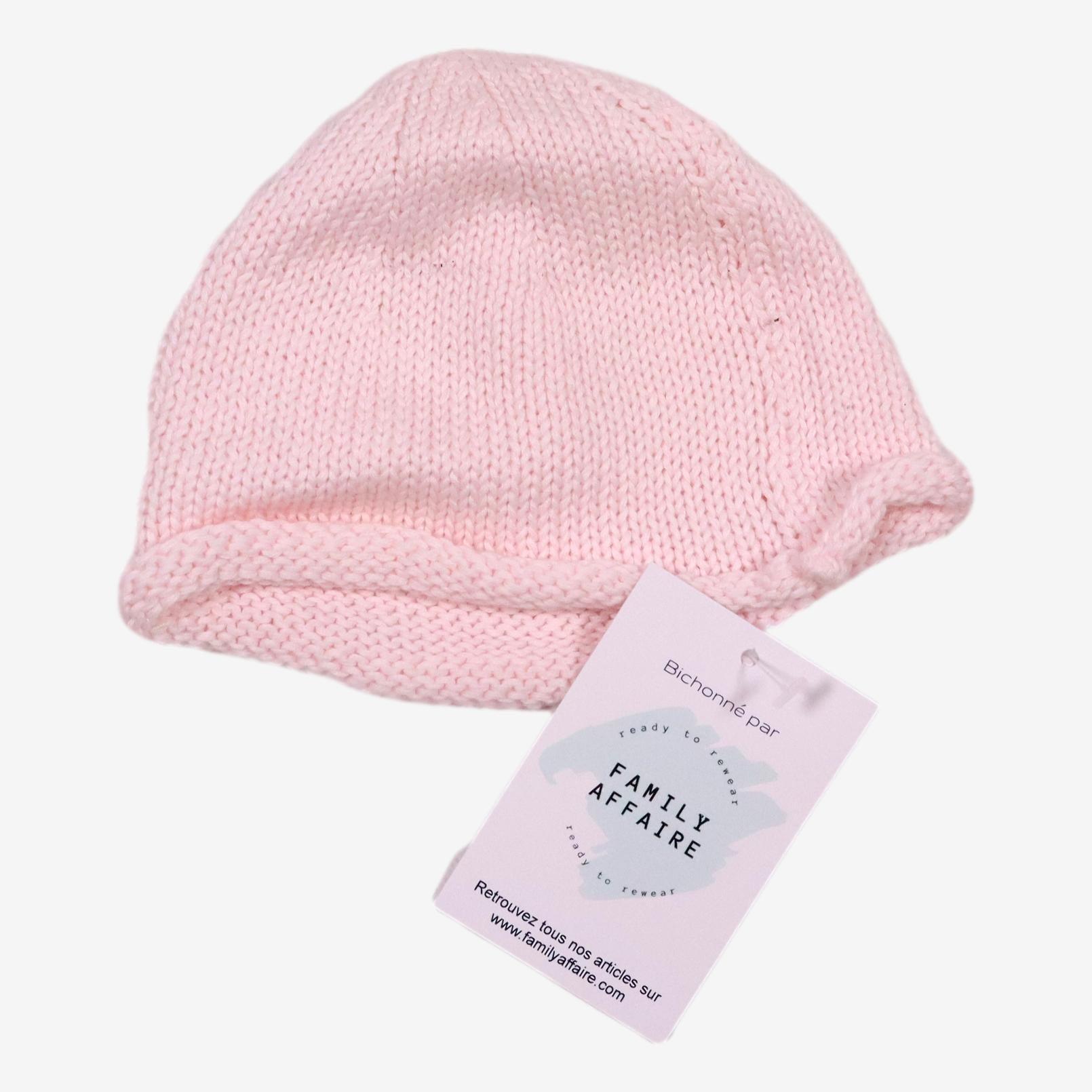 Bonnet 1 mois en maille tressé rose